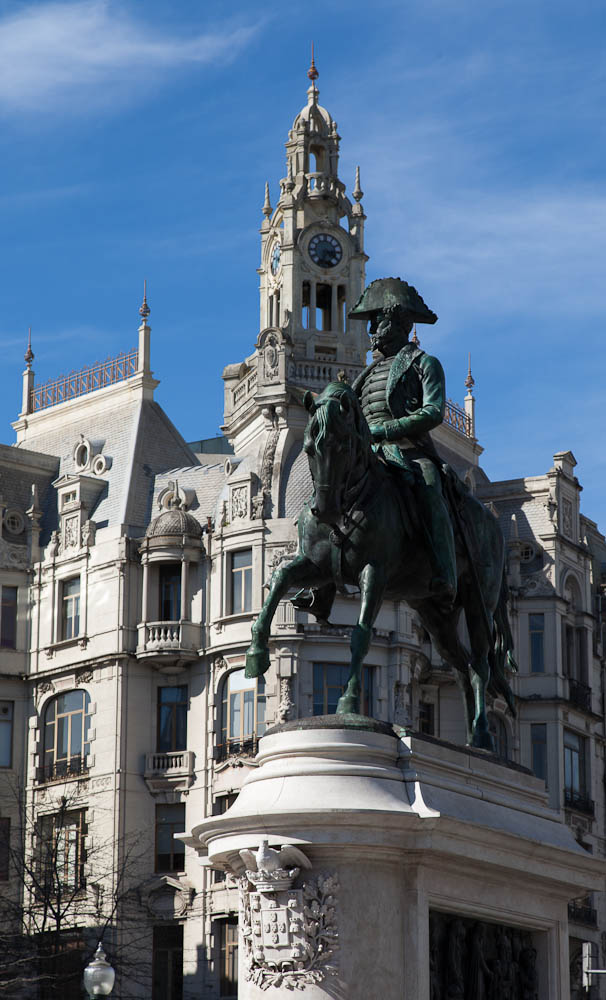 Wonderful Statues And Architecture