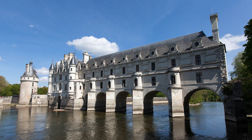 Chenonceau Chateau From The Riverbank